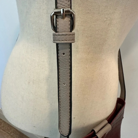 Burgundy Crossbody  purse - Picture 3 of 9